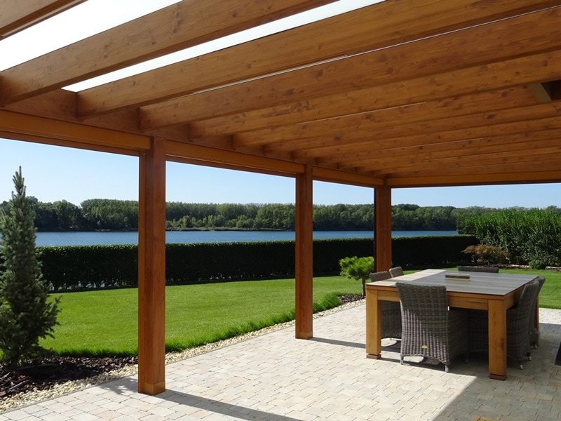 Fa pergola a kertben