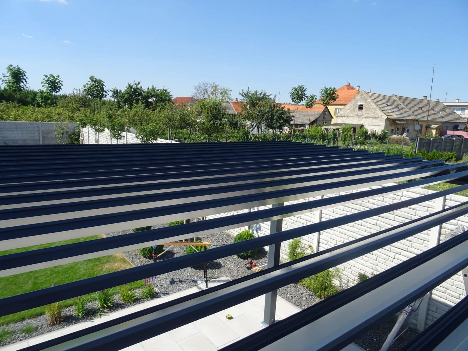 A bioklimatikus pergola alumínium lamellái