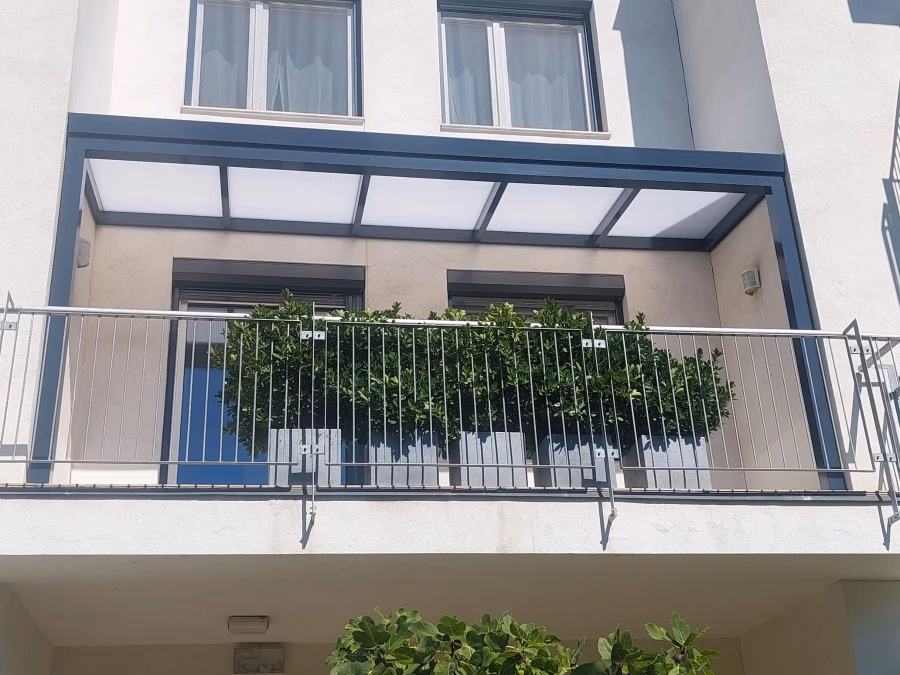 Economic Class alumínium pergola kivitelezése egy családi háznál