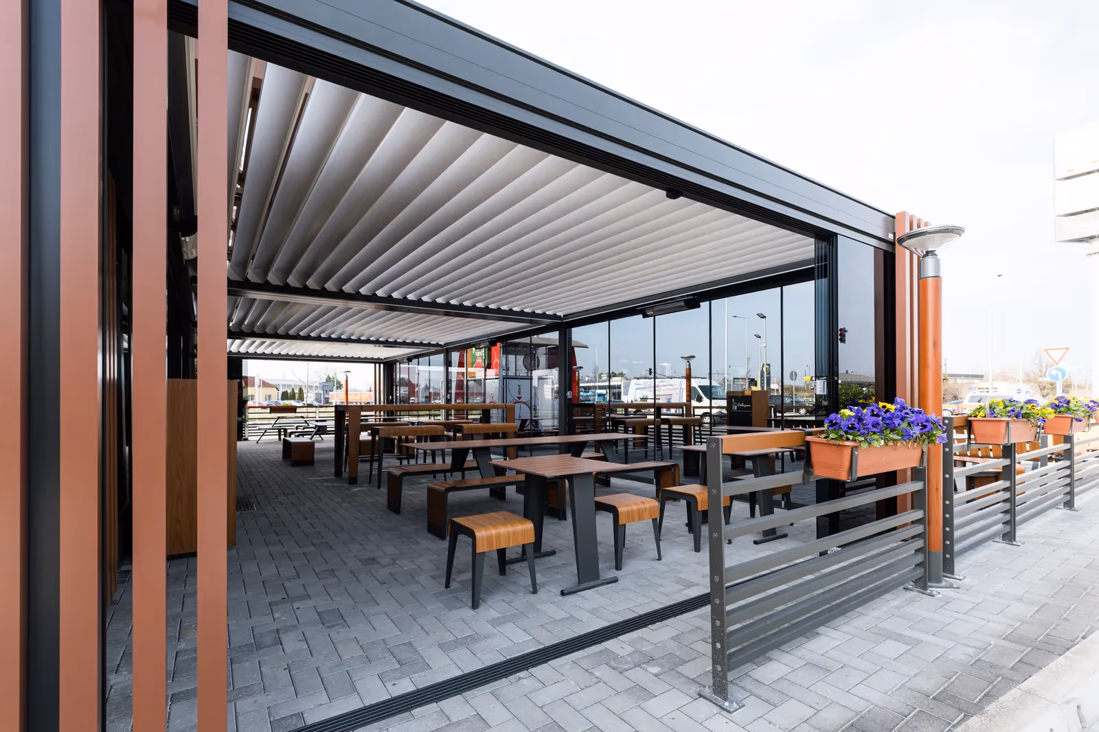 Exkluzív bioklimatikus pergola – referencia 2